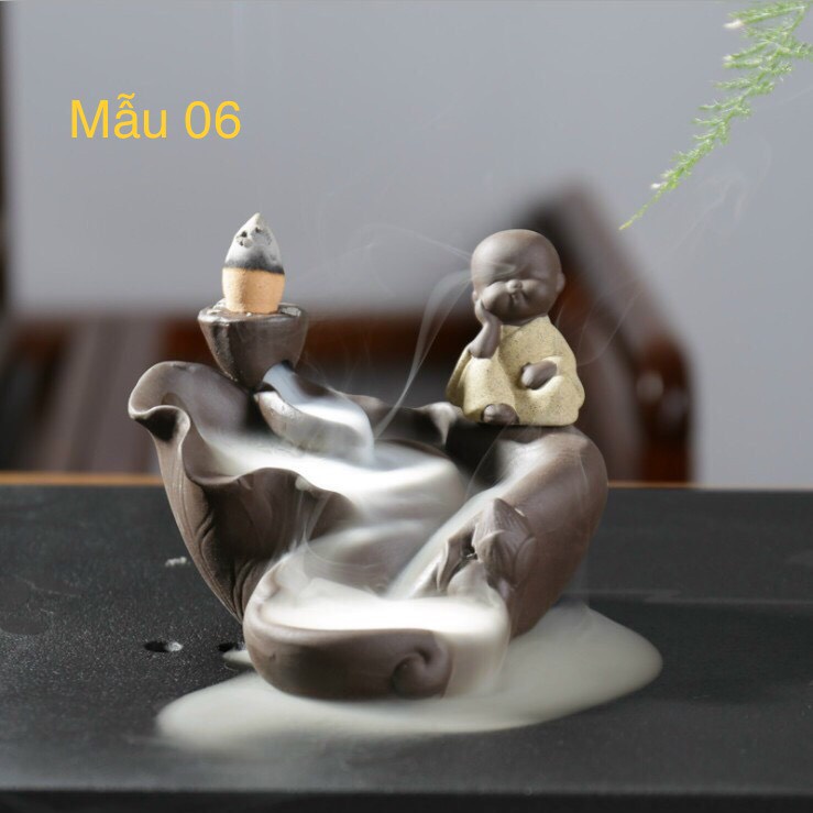 Thác khói trầm hương chú tiểu tọa bên suối gốm cao cấp