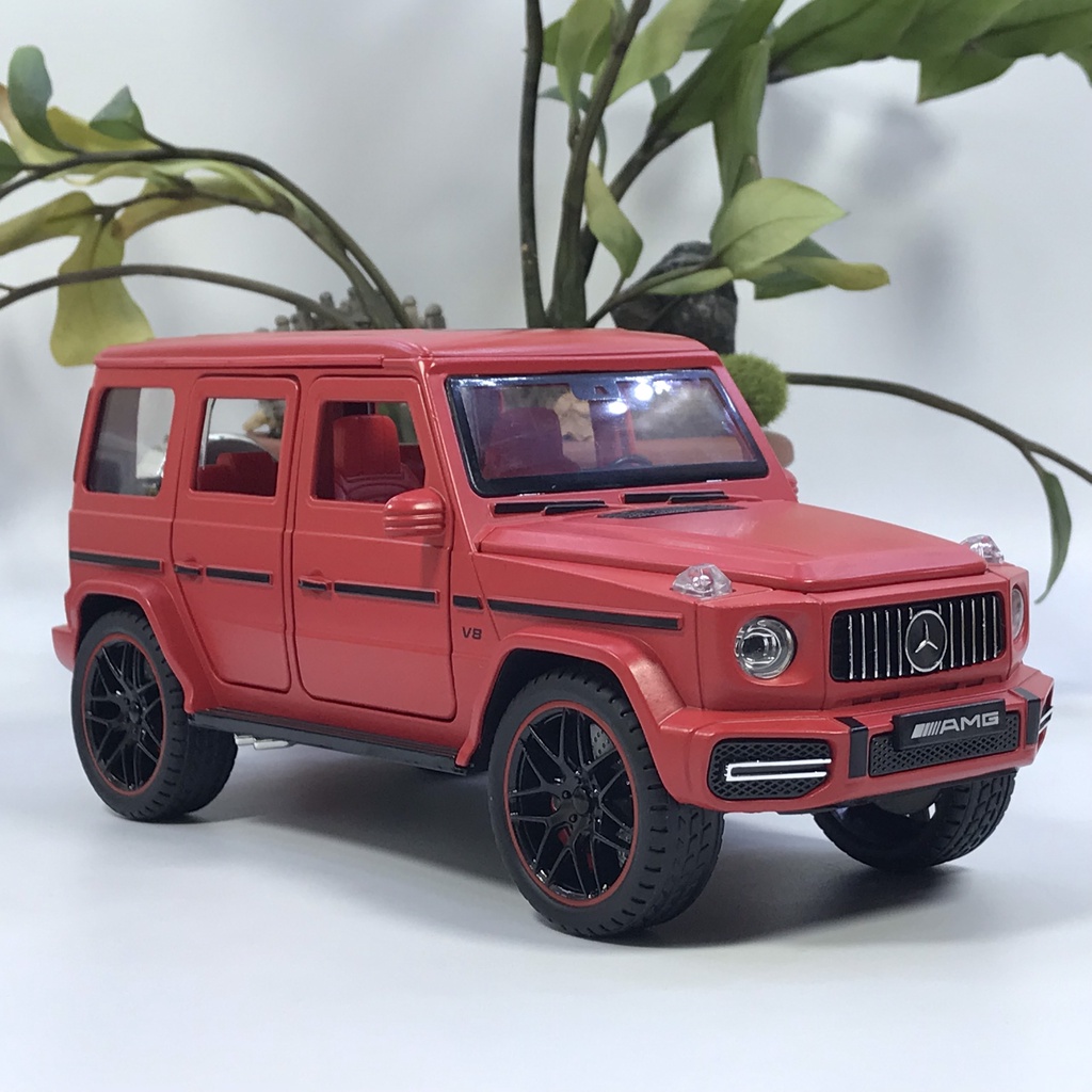Mô hình xe ô tô Mercedes Benz G63 V8 tỷ lệ 1:22 bằng hợp kim cao cấp
