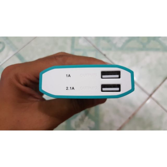 Pin sạc dự phòng Esaver Y325S 10.000 Mah hàng trưng bài chất lượng như mới giá chỉ 180k .