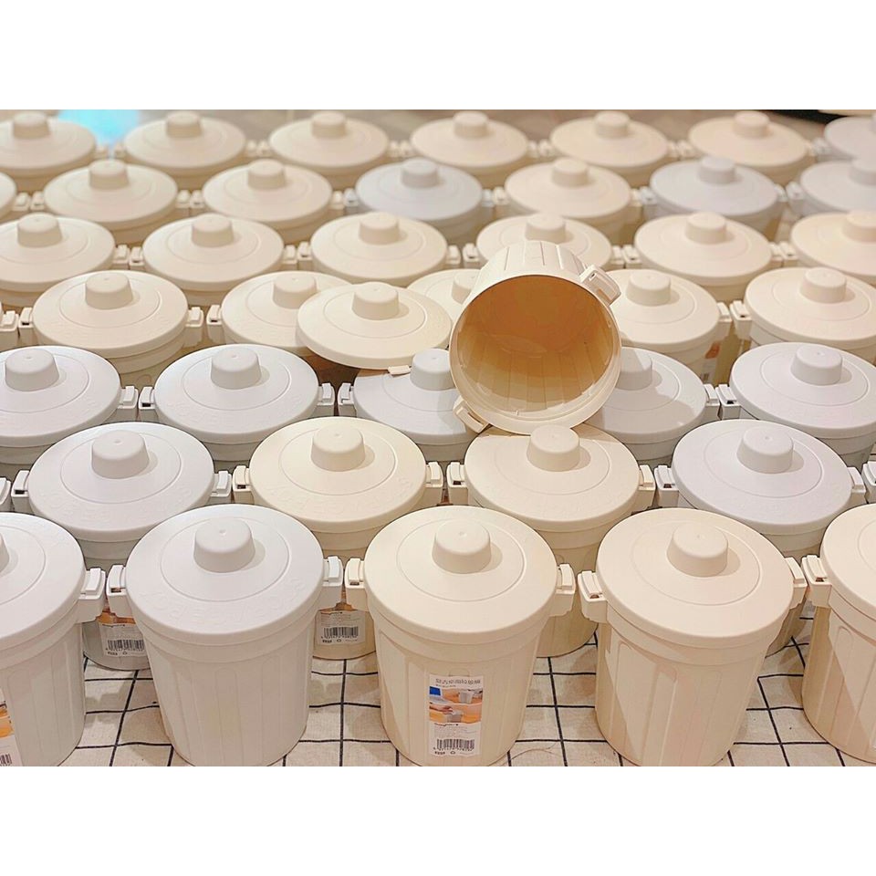 Thùng rác mini, hộp đựng nhỏ hình chiếc xô để bàn học bàn làm việc có nắp đậy tiện lợi 2 màu ghi và trắng K65