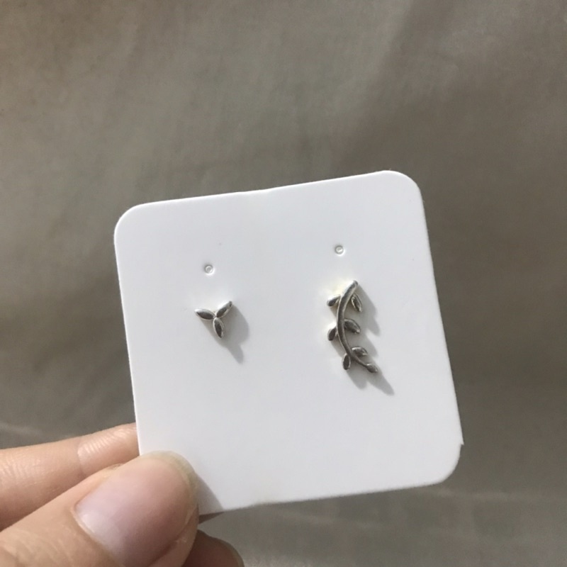 100 bìa treo khuyên trơn , thẻ treo bông tai, Earring hang tags, giấy dày, kích thước 4x4.5cm