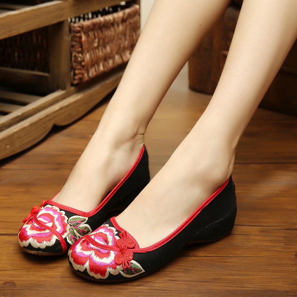 Giày Búp Bê Thêu Hoa Phong Cách Trung Hoa | BigBuy360 - bigbuy360.vn