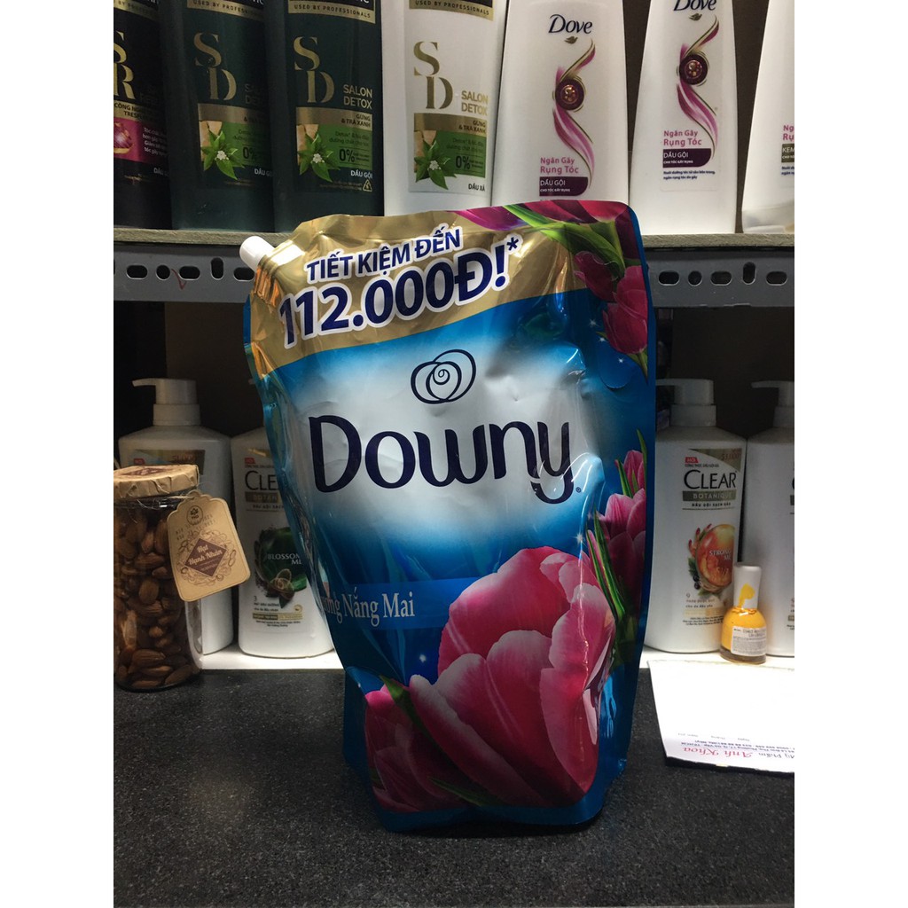 Nước Xả Vải Downy túi có Nắp Vặn dung tích 2.4l Hương Nắng Mai (Xanh)