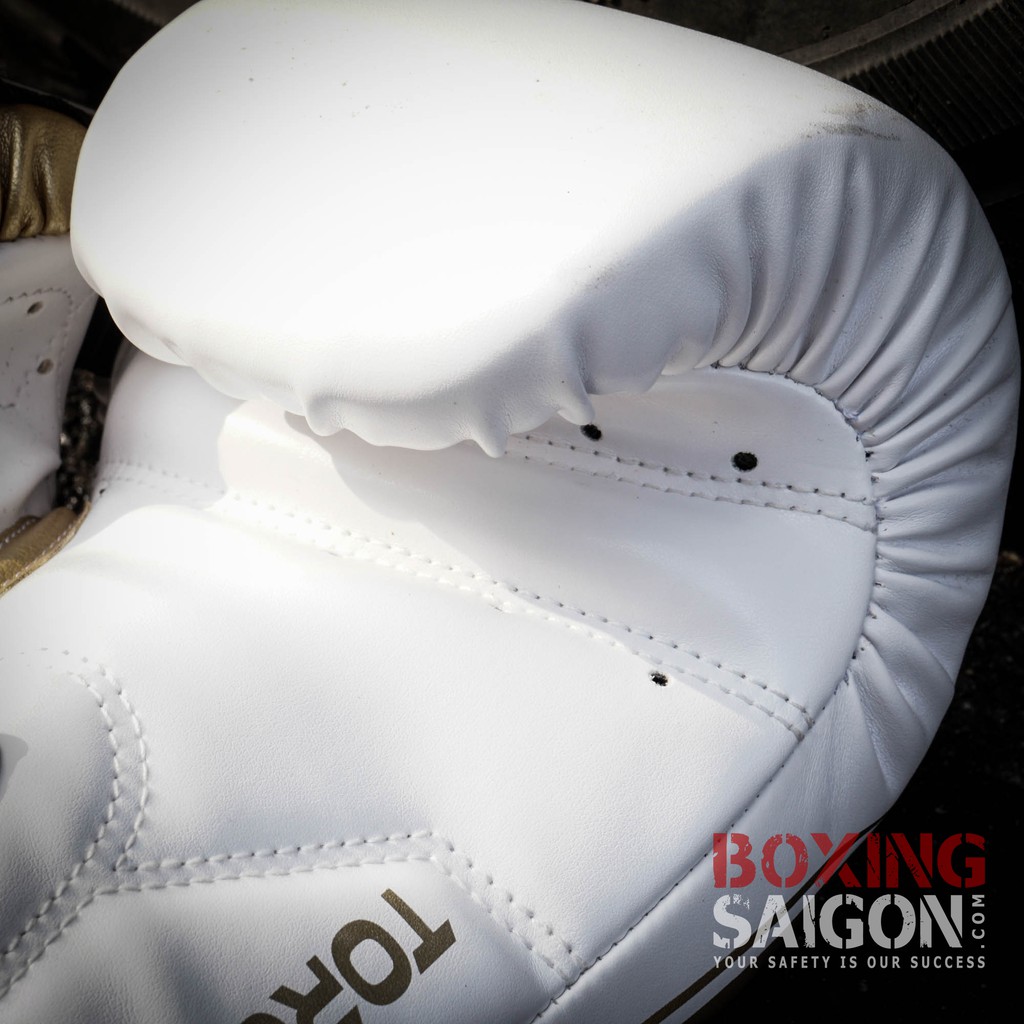 Găng tay boxing Torque chính hãng ( Trắng )