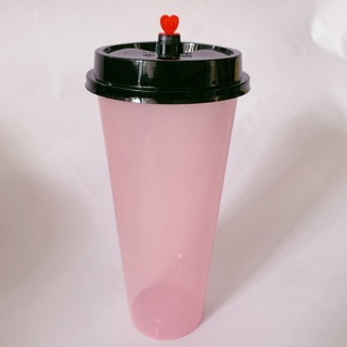 Ly nhựa trà sữa màu hồng