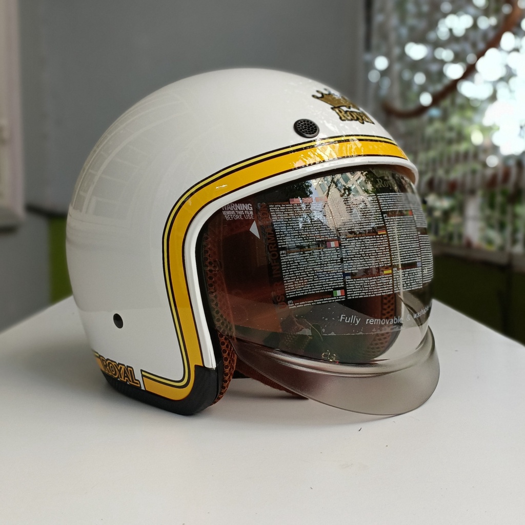 Mũ bảo hiểm 3/4 Royal M139 kính âm tem V10 trắng line vàng