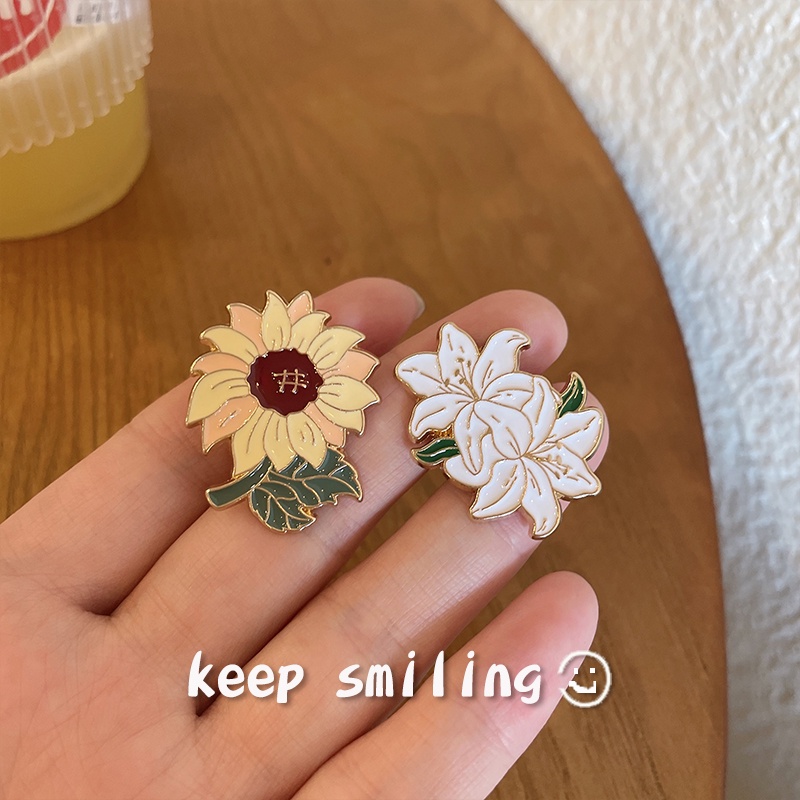 Huy Hiệu Cài Áo Hình Hoa Hướng Dương / Cây Hoa Lily Năm Cánh Tráng Men