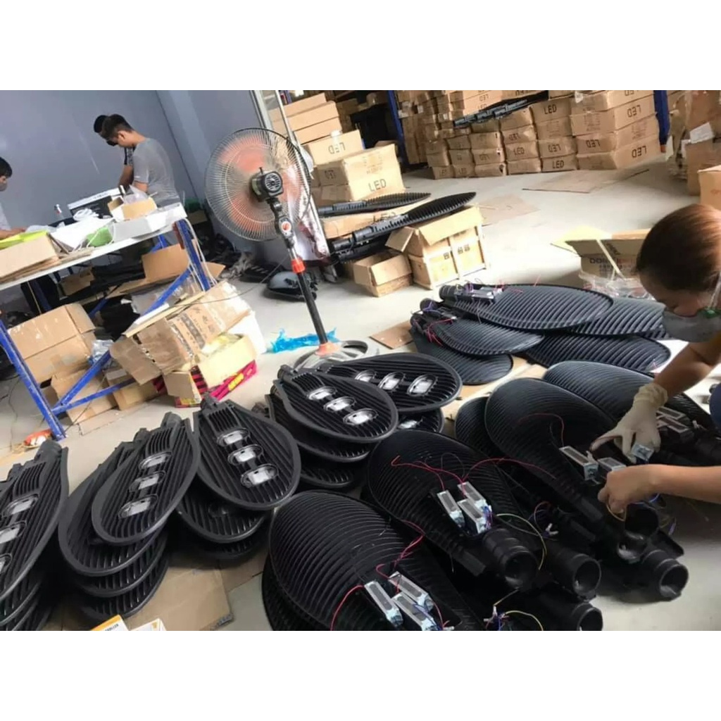 Đèn led chiếu sáng đường, đèn đường hình chiếc lá 200w, 150w, 100w, 50w siêu bền, tiết kiệm điện