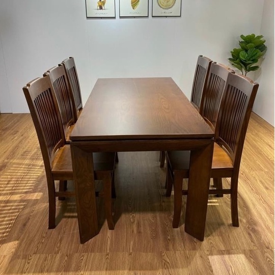 Bàn ăn mặt gỗ chân vát