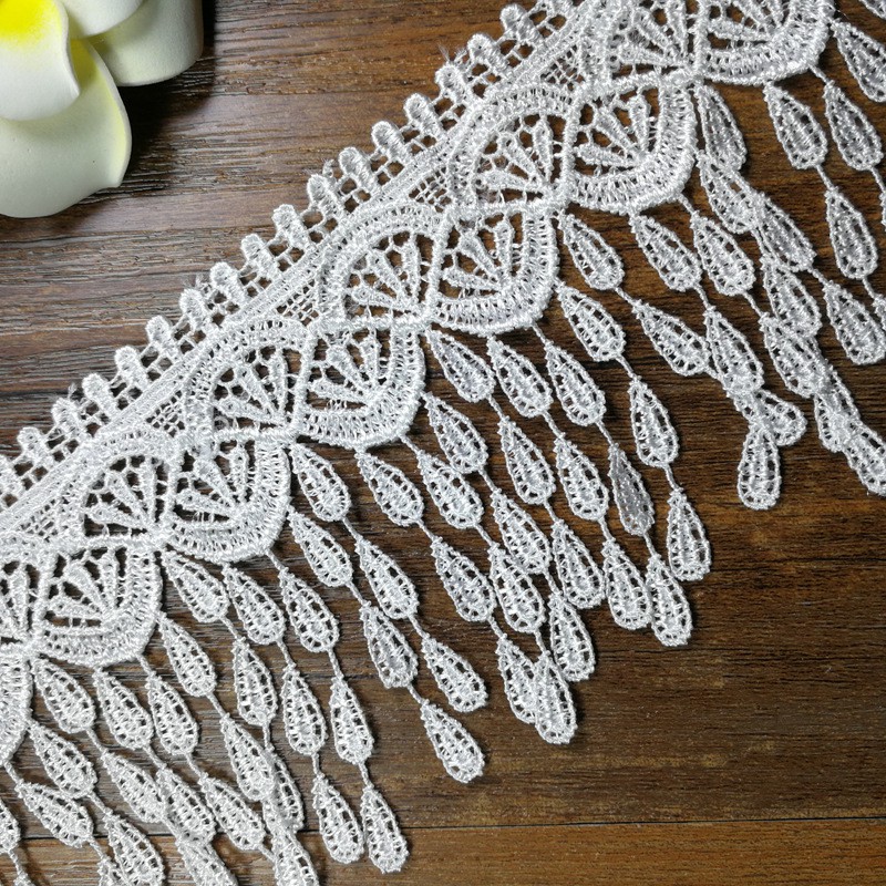 Dây vải ren phối tua rua chất liệu polyester màu trắng /đen dùng may vá tiện dụng