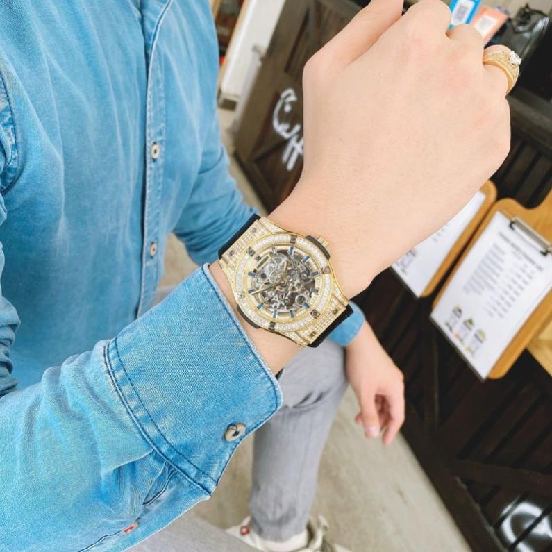 Đồng hồ cặp 2 chiếc nam máy cơ. HubIot size 42mm bảo hành 5 năm.