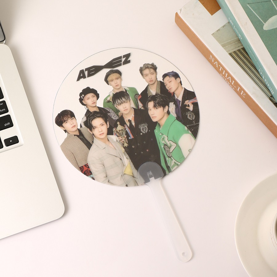 Quạt Trong Suốt Bằng Nhựa PVC Trong Suốt In Hình Nhóm Nhạc Twice Txt Nct