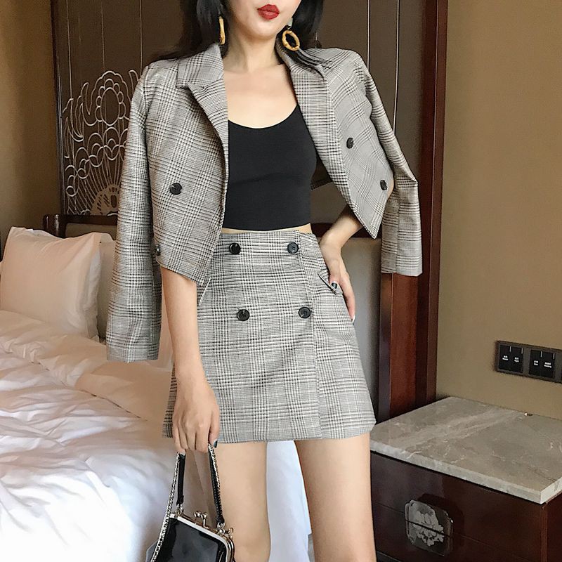 Set vest + chân váy kẻ