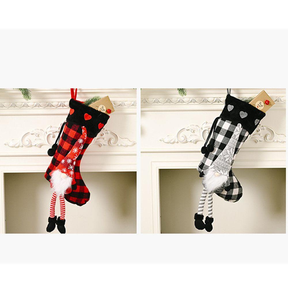 Tất Đựng Kẹo Giáng Sinh Có Búp Bê
