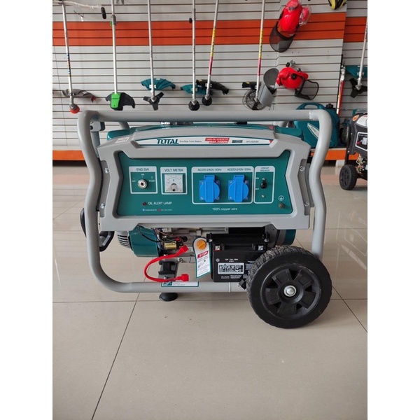 TOTAL MÁY PHÁT ĐIỆN DÙNG XĂNG 3.5 KW TP135006E (Cam kết Chính Hãng 100%)