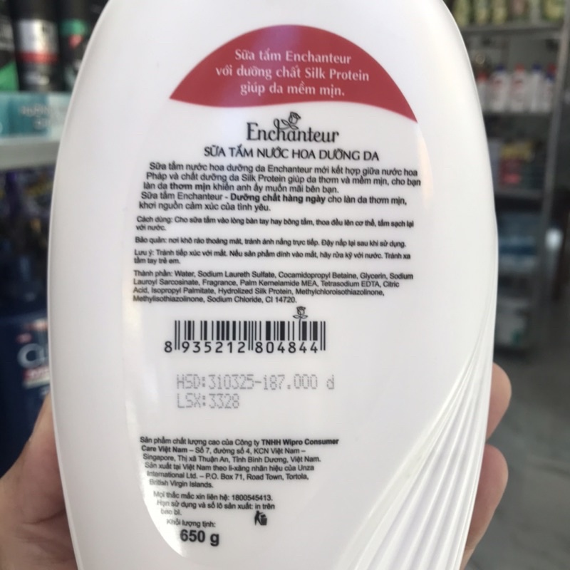 Sữa tắm nước hoa dưỡng da Enchanteur Romantic 650g