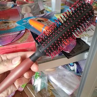 Lược tròn lô tóc