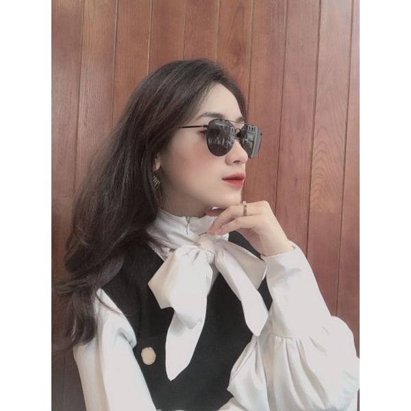 Kính Topshop có mail mua hàng của web