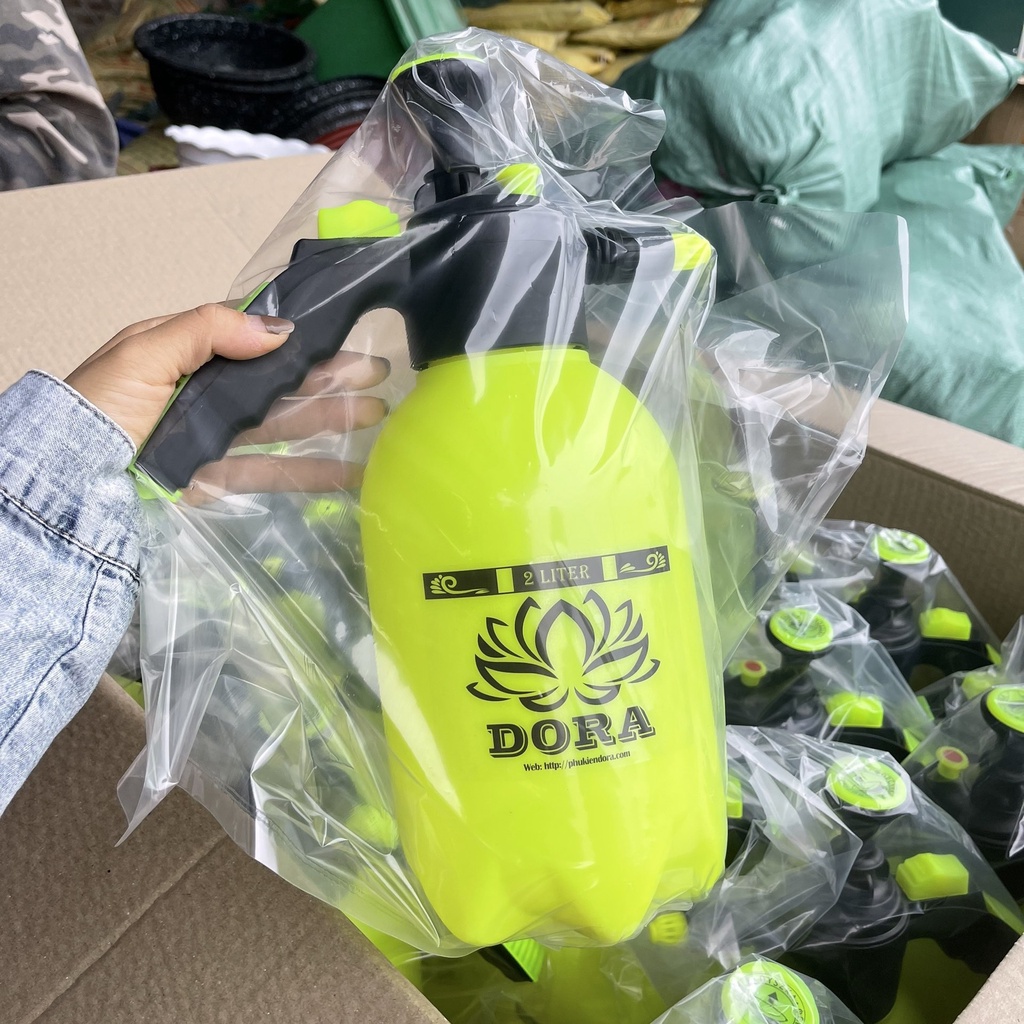 Bình xịt nước tưới cây cao cấp 2 lít và 3 lít có van gài tự động