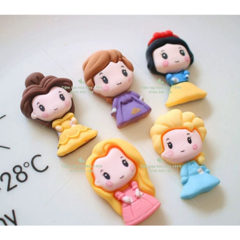 {Công chúa 1.9~3cm - 1 cái} STICKER PHỤ KIỆN DIY 3D DÁN ỐP ĐIỆN THỌAI BÌNH NƯỚC KẸP TÓC