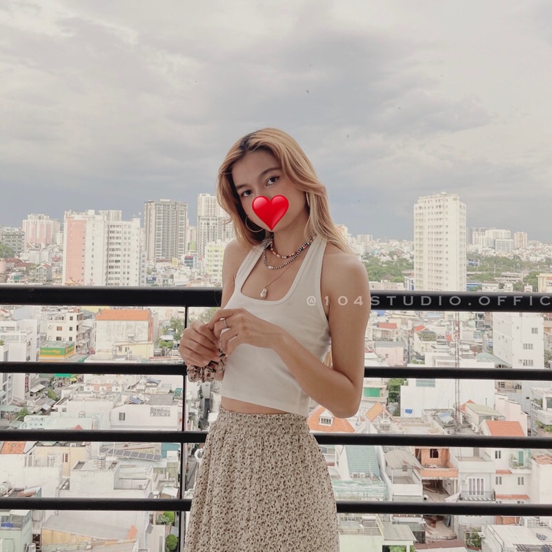 Áo croptop kiểu cổ yếm cá tính