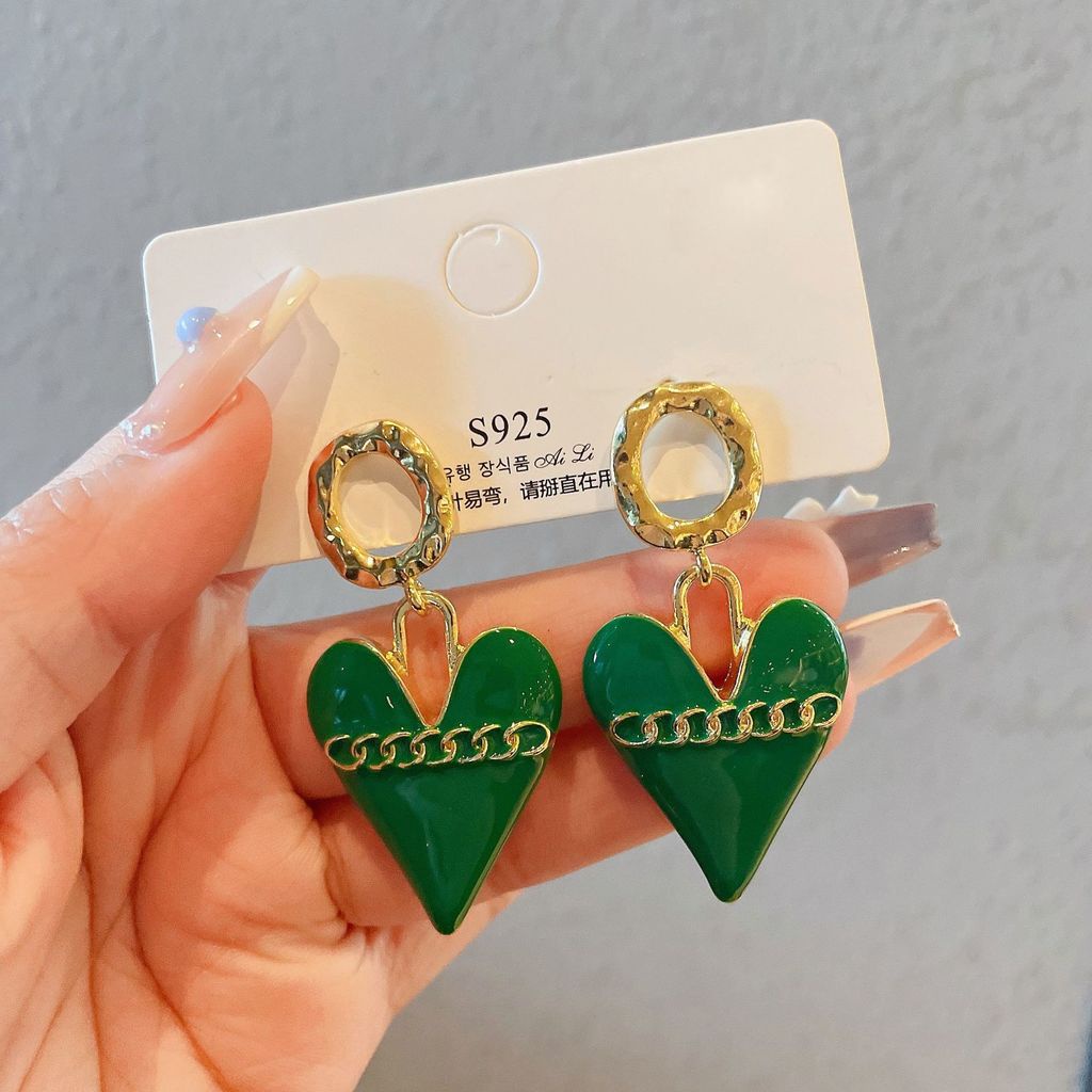 Bông Tai Chuỗi Trái Tim Màu Xanh Lá Phong Cách Hàn Quốc