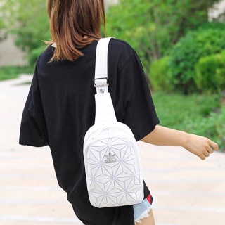 Túi đeo chéo AD 3D có sẵn