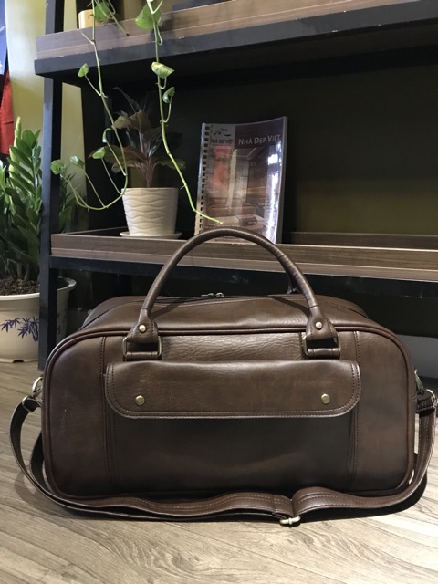 Túi du lịch size lớn màu nâu chứa hơn 10 bộ quần áo