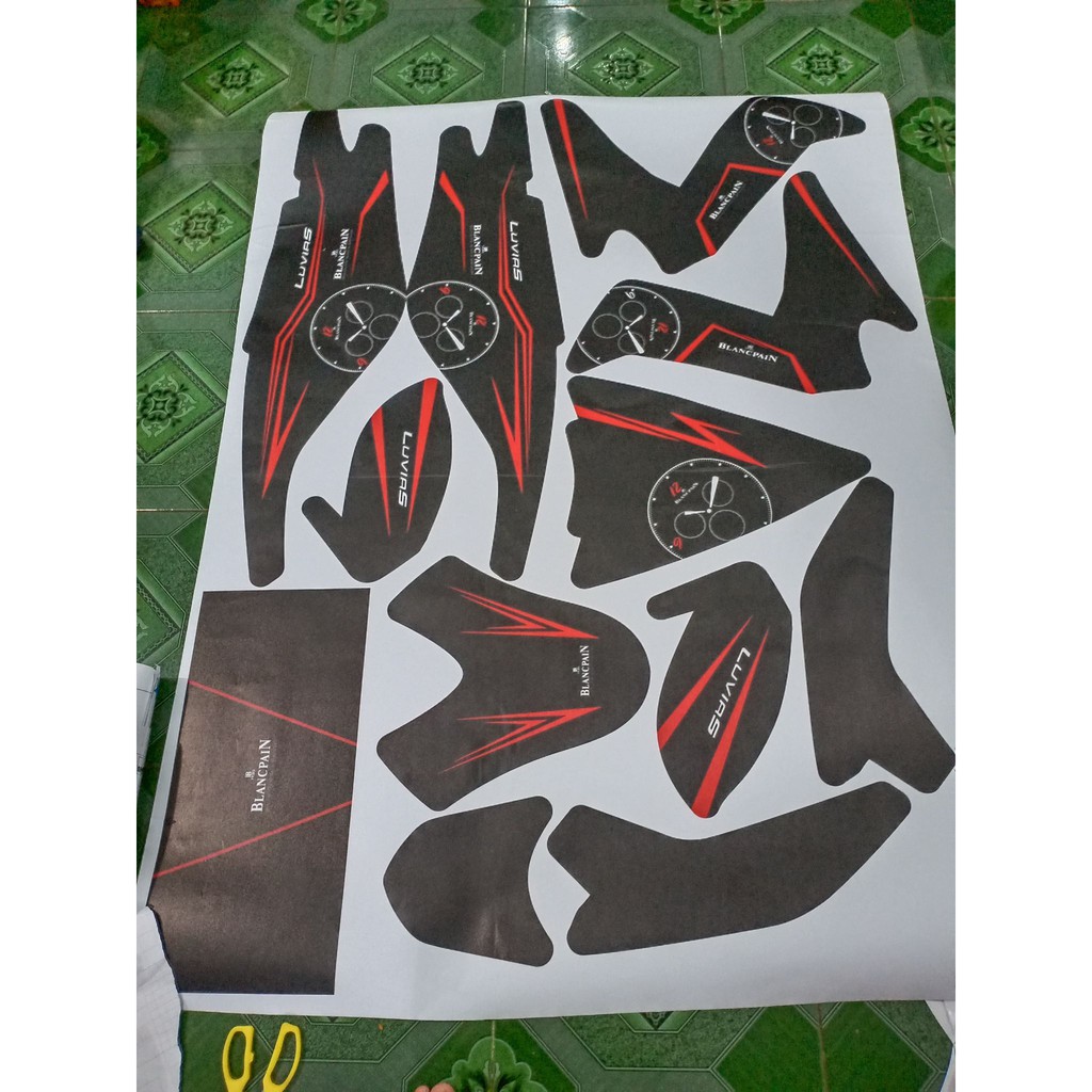 tem trùm luvias đồng hồ đen