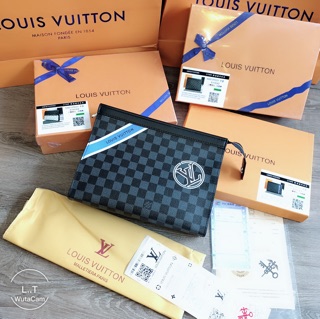 Ví cầm tay LV sẵn ạ fullbox