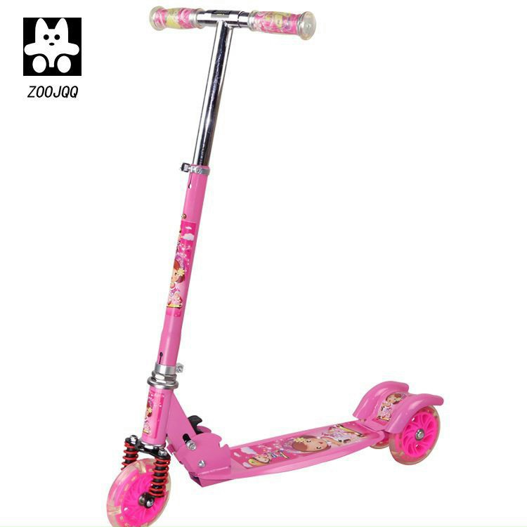 Xe scooter kim loại _bánh xe phat sáng