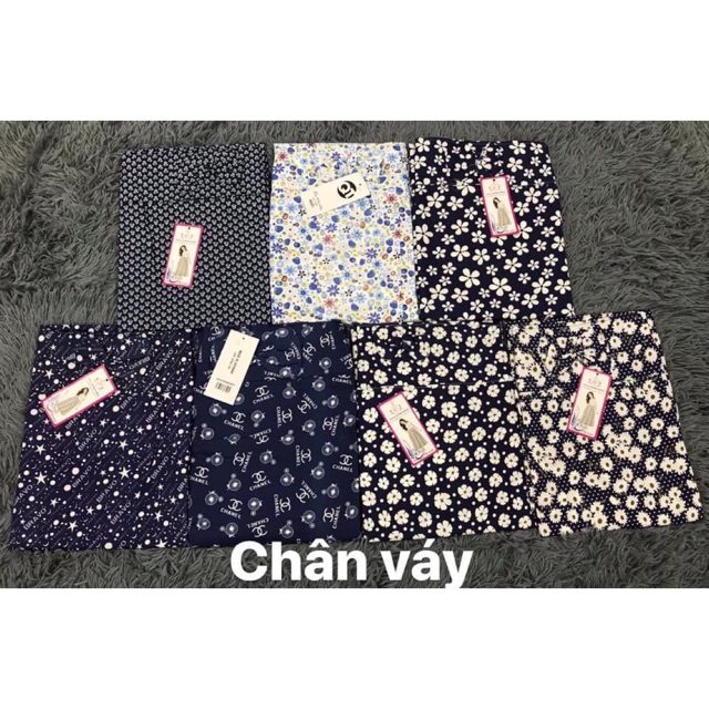 Váy kẻ đỏ