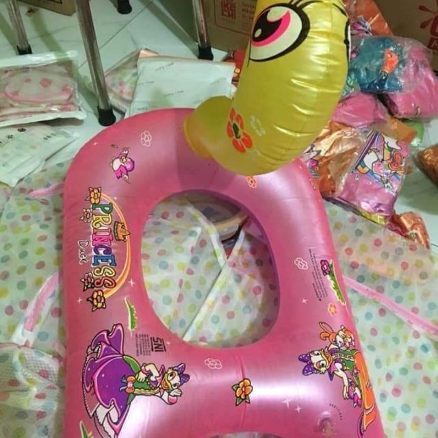 Phao vịt bơi cho bé