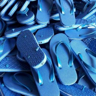 dép xốp màu xanh