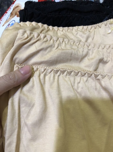 Quần đùi thun mặc váy đầm