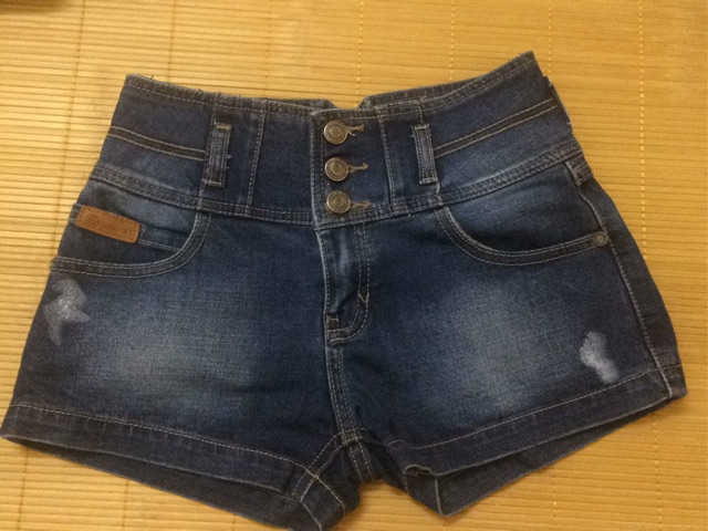 Quần short bò Only, Genviet