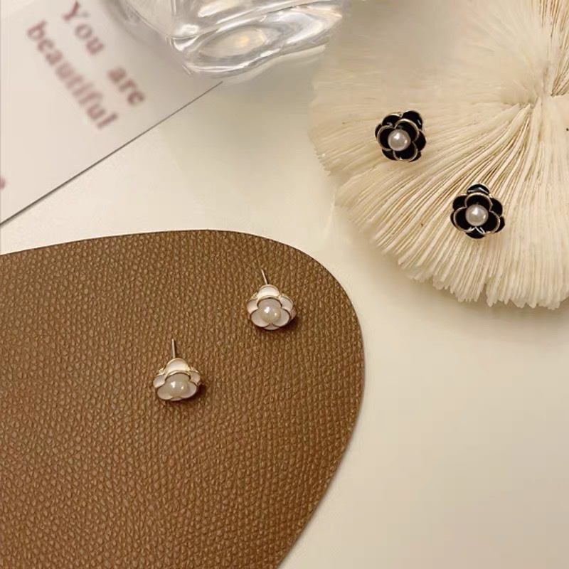 Khuyên Tai Hoa Trà Nổi Đính Hạt Trai Camellia 3D - Vani Store - TS000660