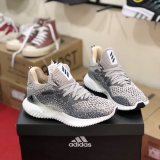 Giày thể thao Alpha 2019 xám tiêu