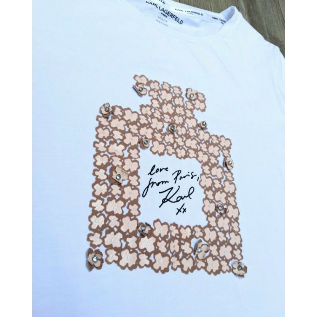 👕ÁO THUN NỮ Karl Lagerfeld Paris Perfume Appliqué Tee