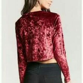 Áo croptop nhung mốc F21