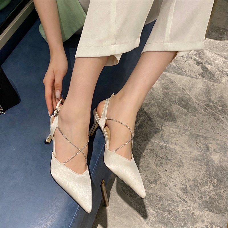 Sandanl cao gót bít mũi dây đá 9 phân UYÊN OLIVER SHOES mã Q172