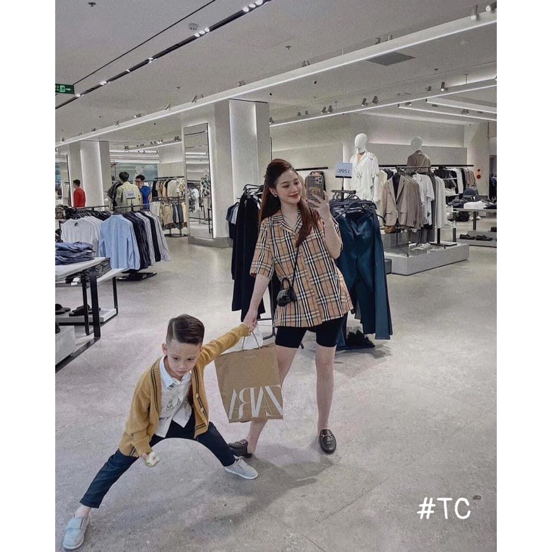 Áo sơ mi nữ cổ vest tay ngắn Buberry form rộng đẹp freesize hàn quốc HOT 2022 - Kim Dung Fashion Store | BigBuy360 - bigbuy360.vn