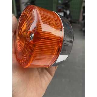 CẶP XI NHAN TRƯỚC XE CUB 86 ( HÀNG ĐẸP ) - ĐẾ NHỰA XI BÓNG
