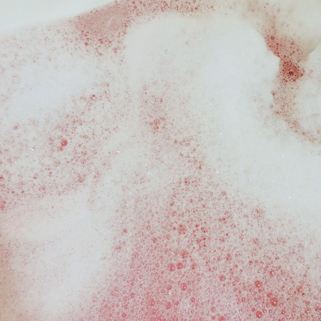 Bánh tạo bọt tắm LUSH - Rose Jam Bubbleroon Bubble Bar | BigBuy360 - bigbuy360.vn