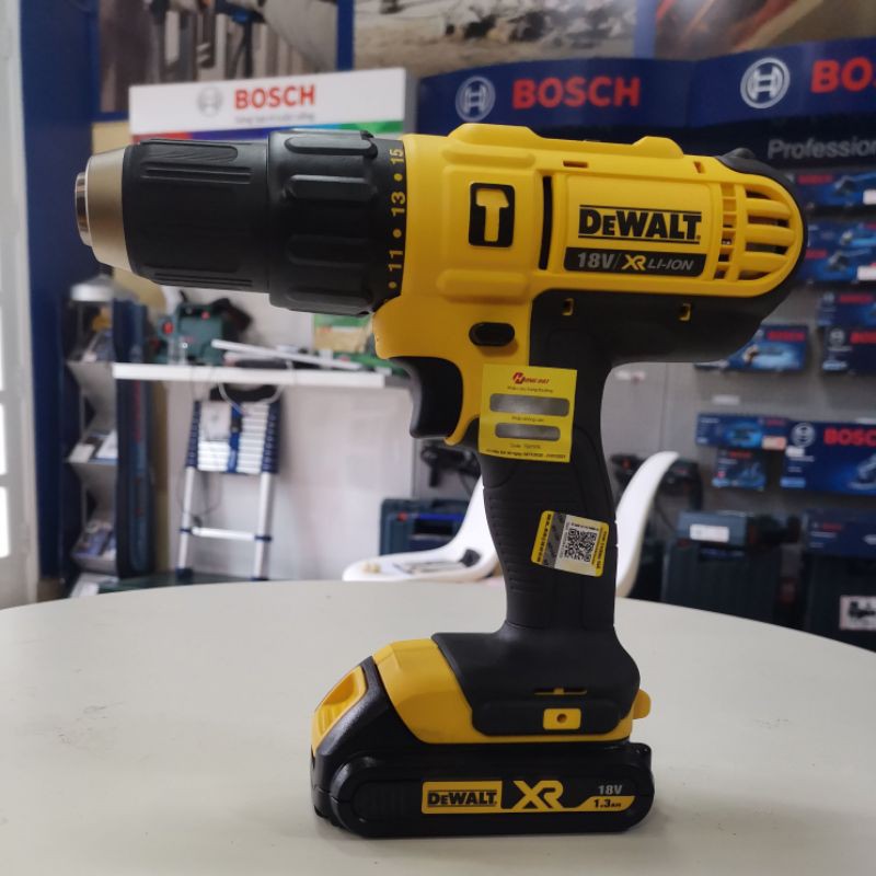 DeWALT DCD776  Máy khoan búa chạy pin 18V