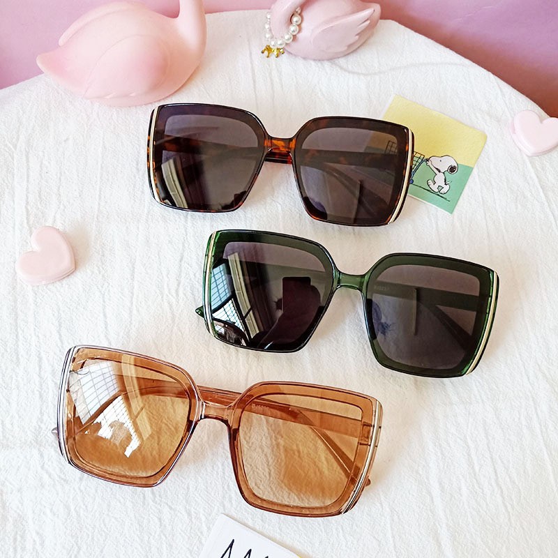 Kính râm phong cách thời trang Hàn Quốc sành điệu