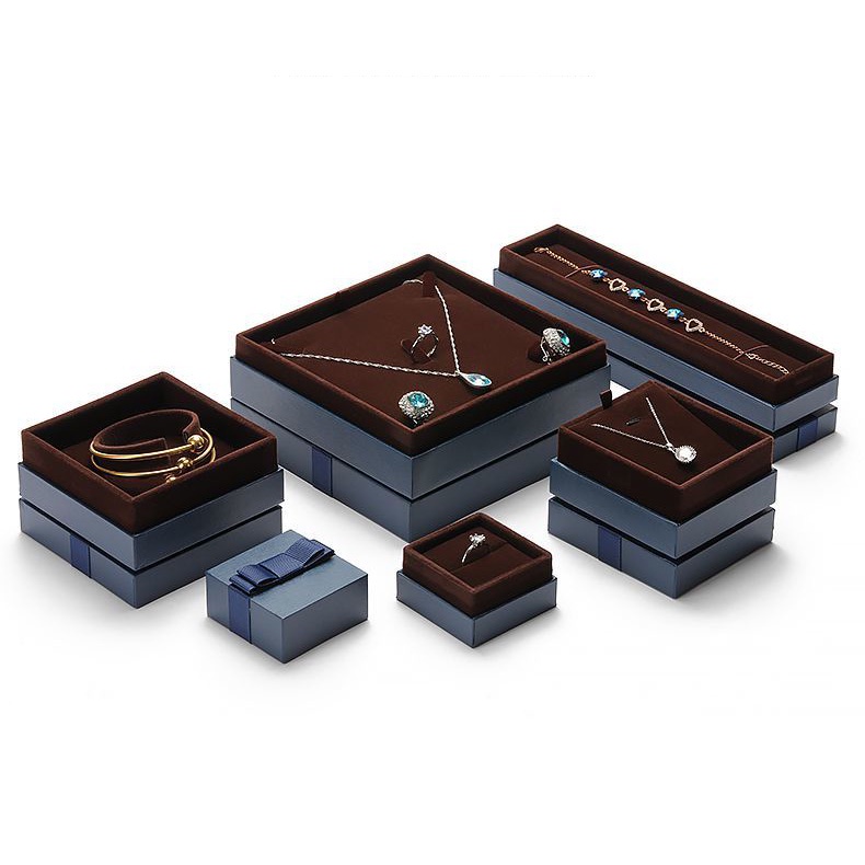 Hộp Đựng Trang Sức Bằng Da Sang Trọng