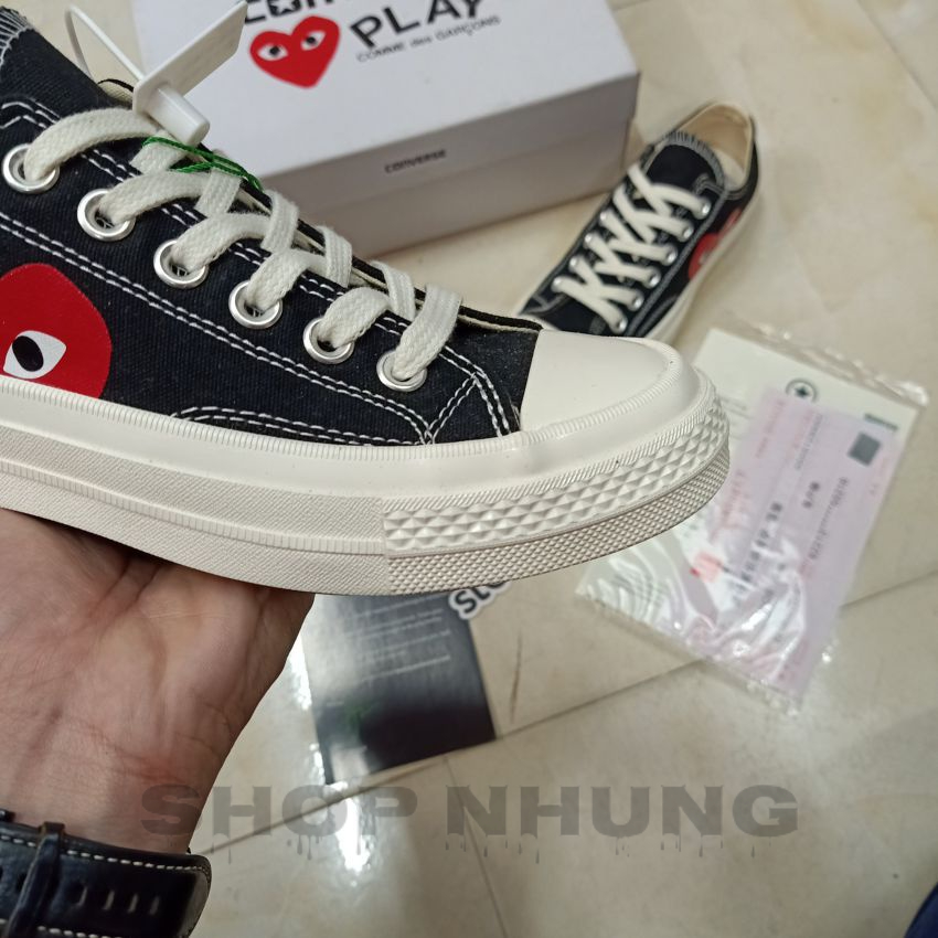 Giày converse play tim màu đen nam nữ cổ thấp