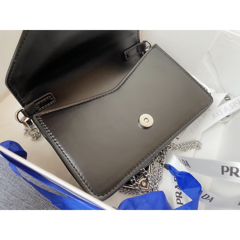 Túi xách Práda hot hit sz 17 hàng ỏder chất da thật