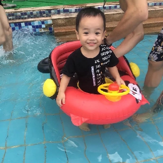 Phao bơi mickey màu đỏ có kèm giá đỡ dành cho bé